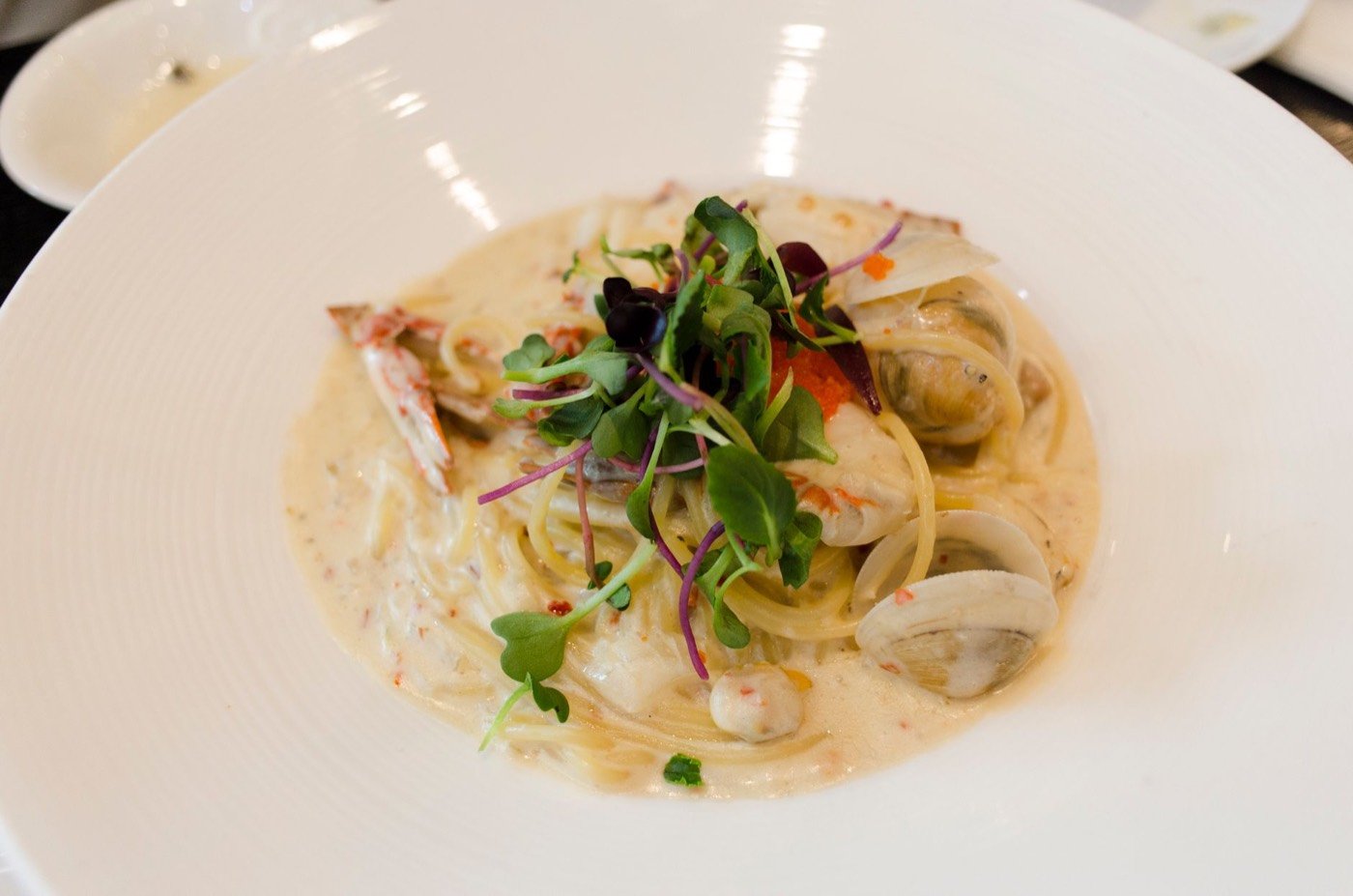 Spaghetti alle vongole appena serviti